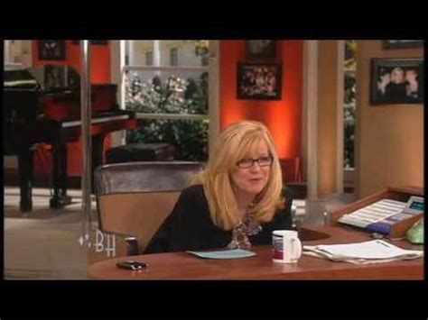 Bonnie Hunt Takes Off Her Pants on THE BONNIE HUNT SHOW